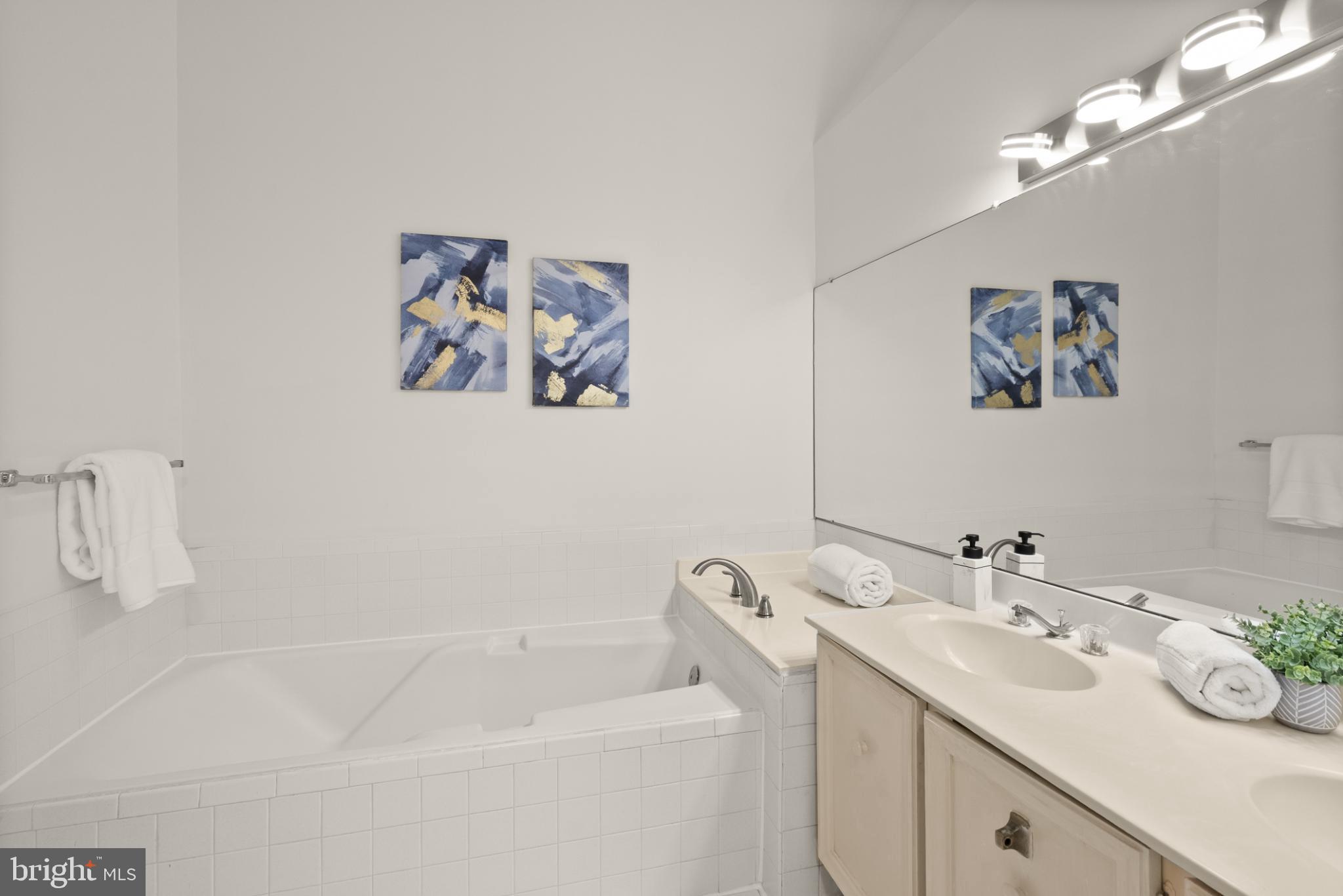 FAWSETT FARMS MANOR - Residential