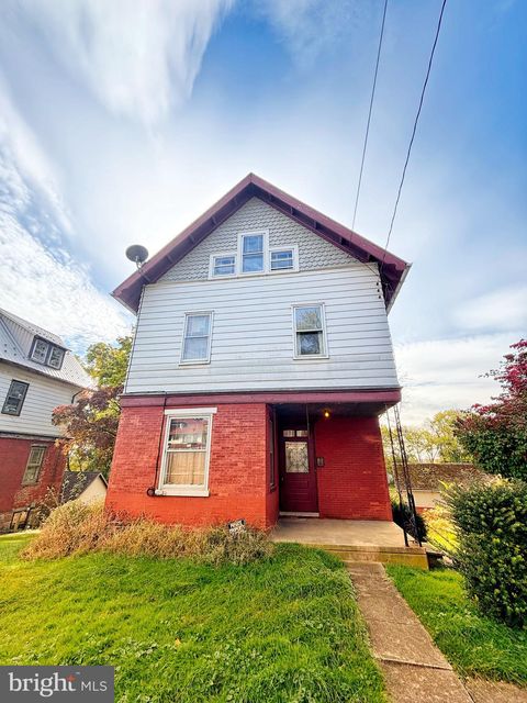 1036-1040 E KING STREET LANCASTER PA 17602