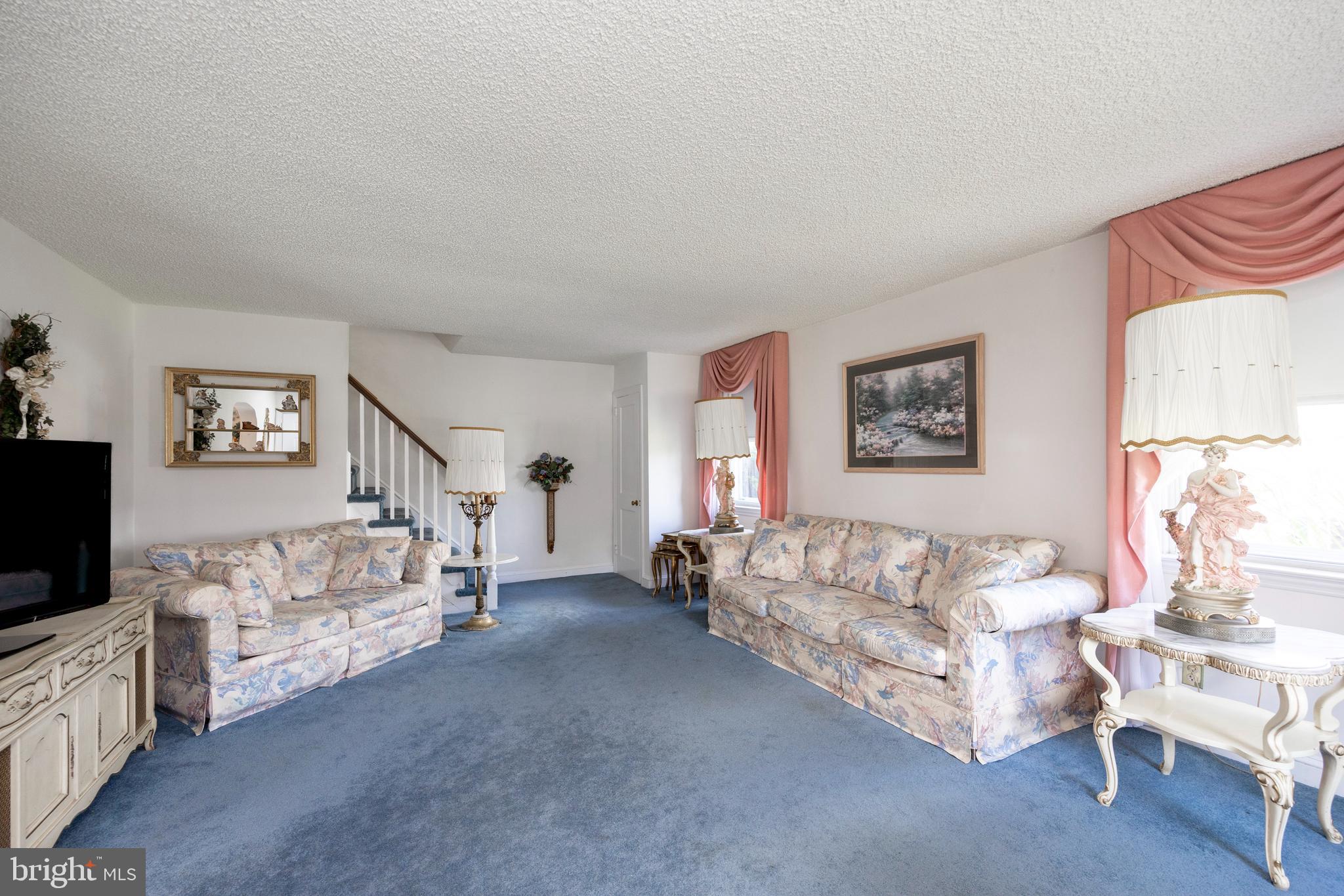 COLONIAL PARK - Residential