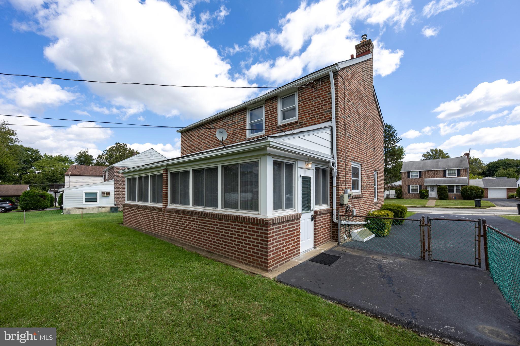 COLONIAL PARK - Residential