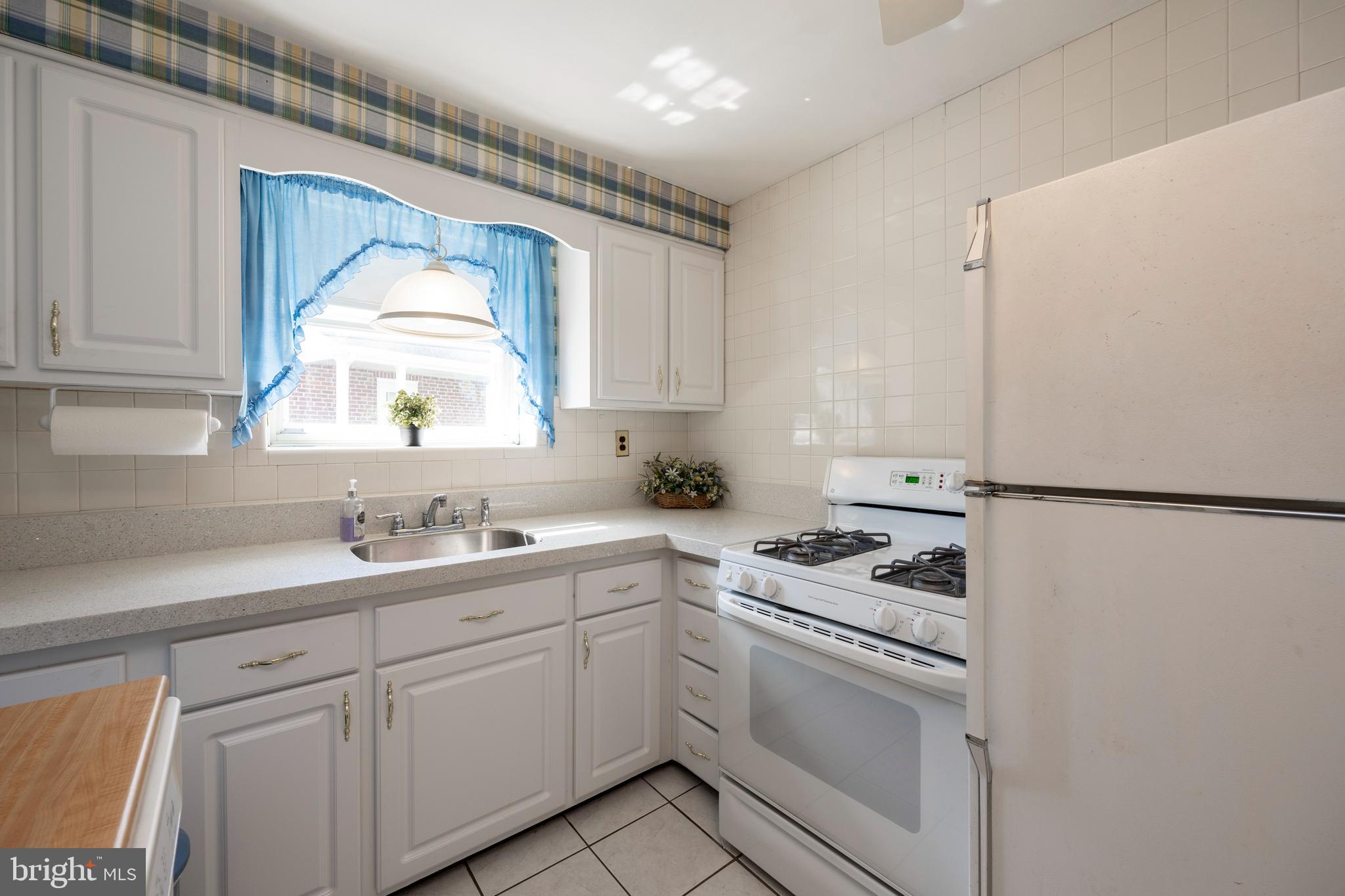 COLONIAL PARK - Residential