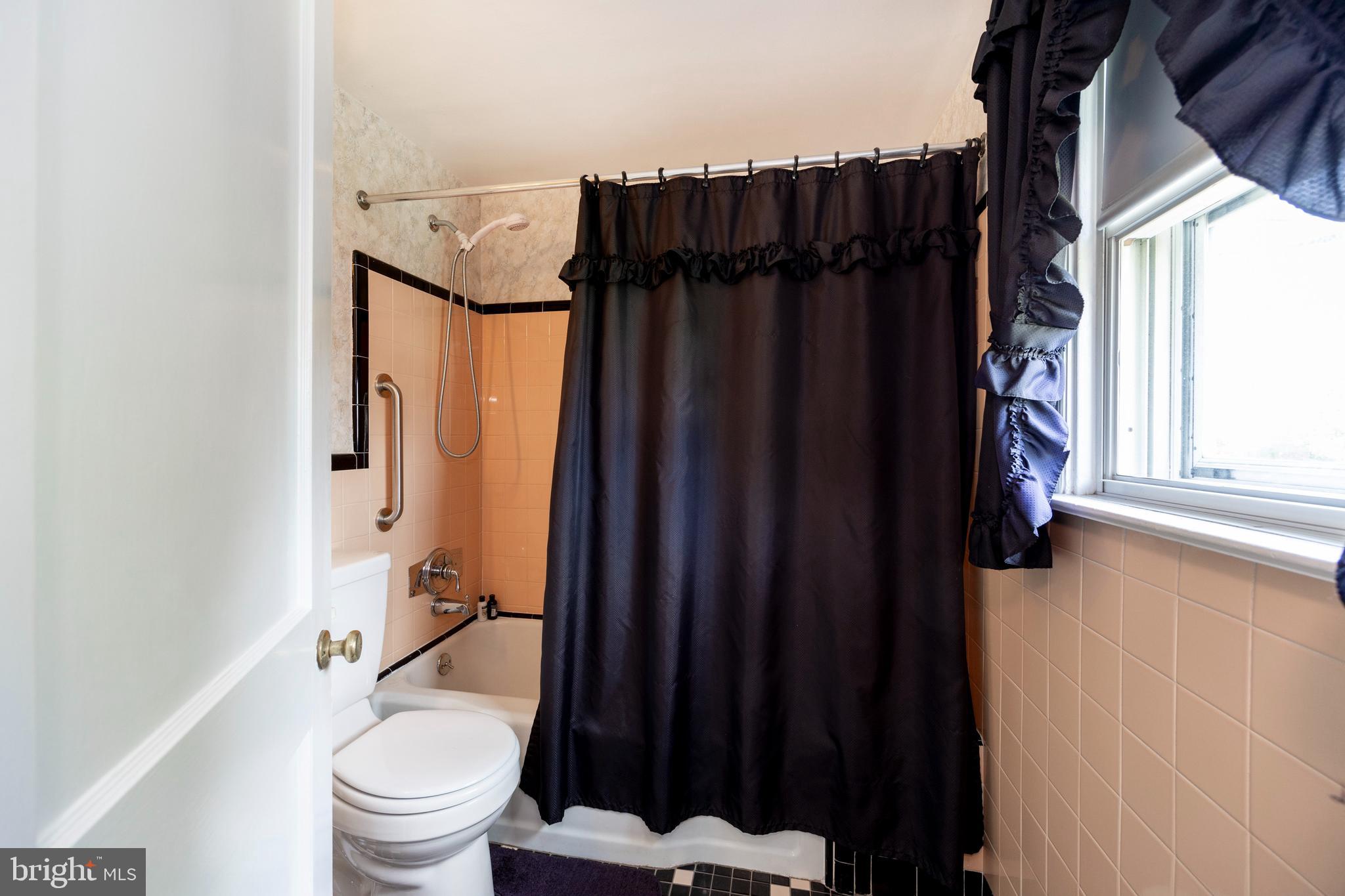 COLONIAL PARK - Residential