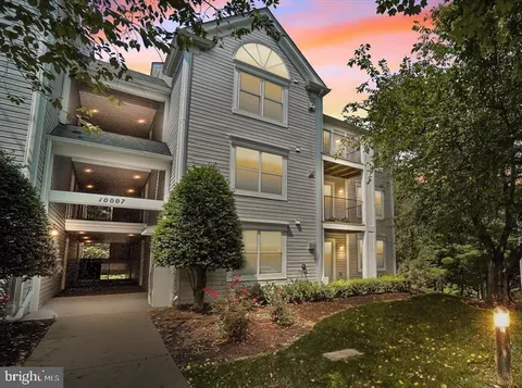 10007 Vanderbilt Circle Unit 8-6, Rockville, MD MLS: MDMC2175720