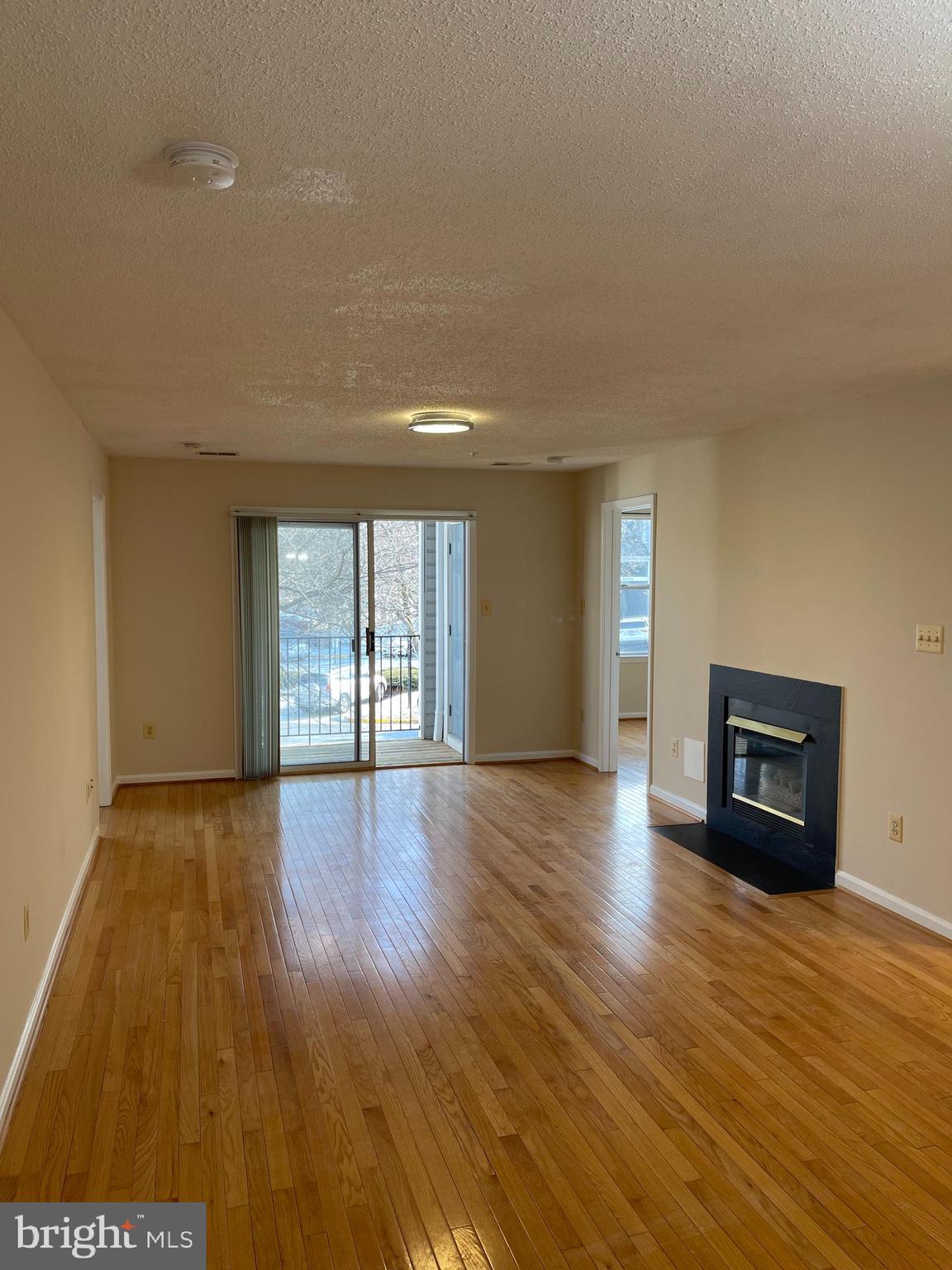 10007 VANDERBILT CIRCLE 8-6