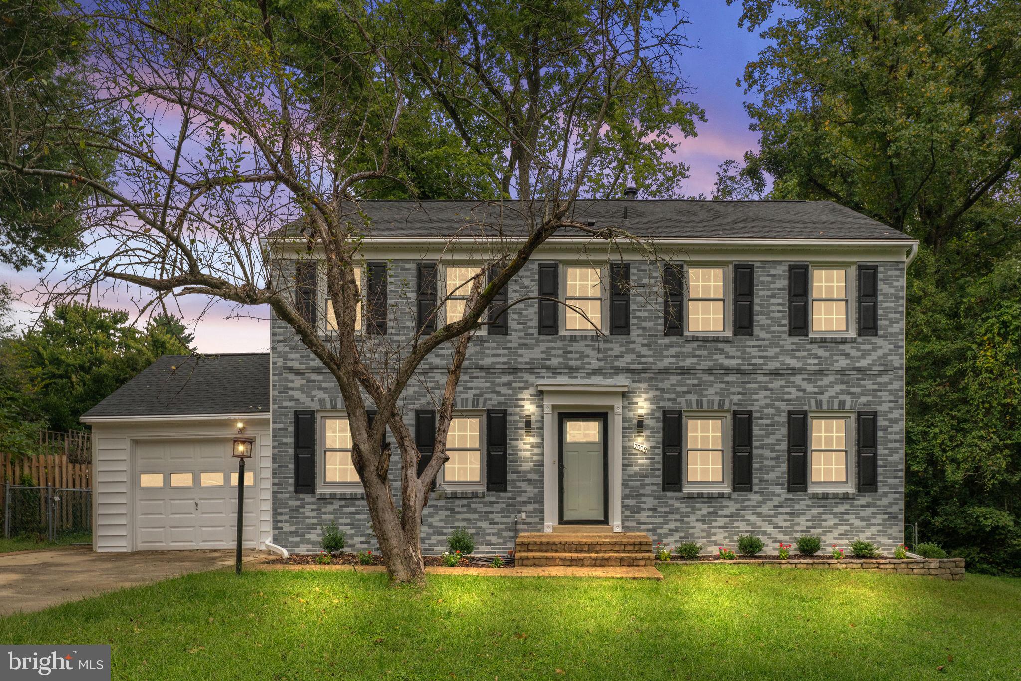 STONEYBROOKE - Residential