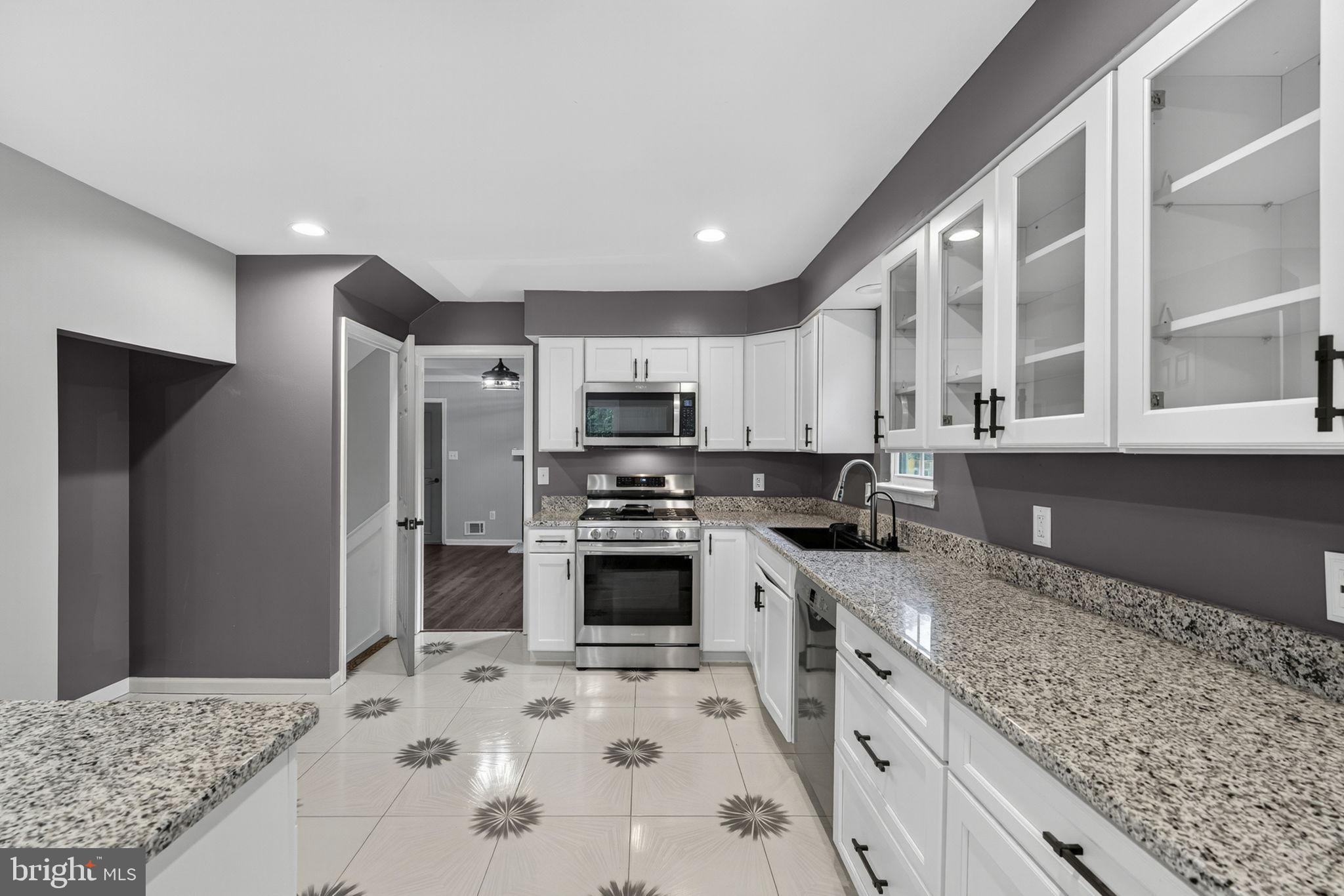 STONEYBROOKE - Residential