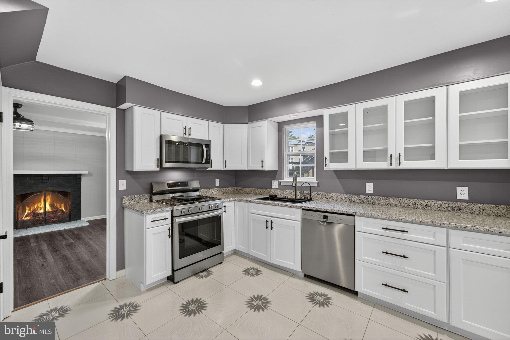 STONEYBROOKE - Residential