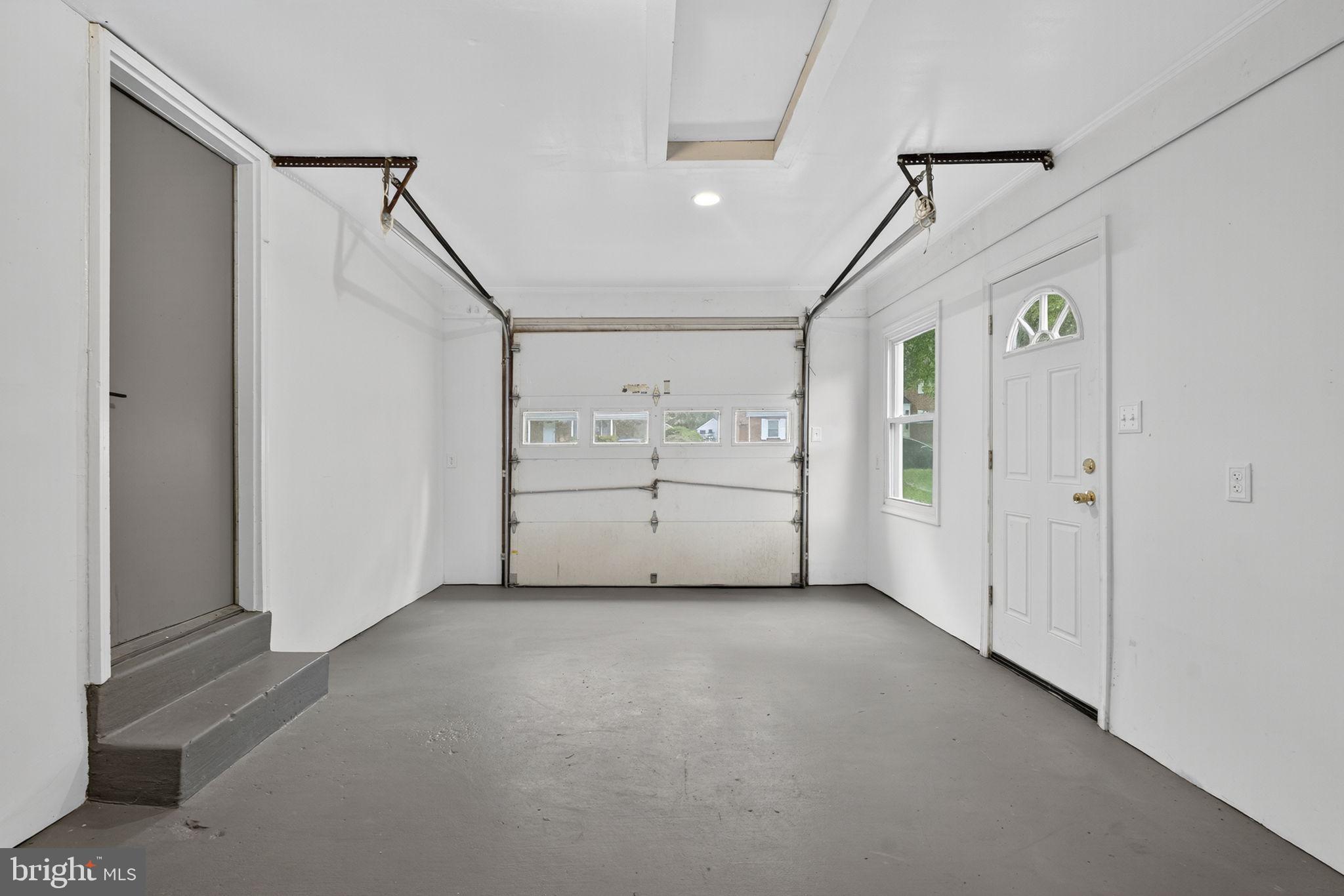 STONEYBROOKE - Residential