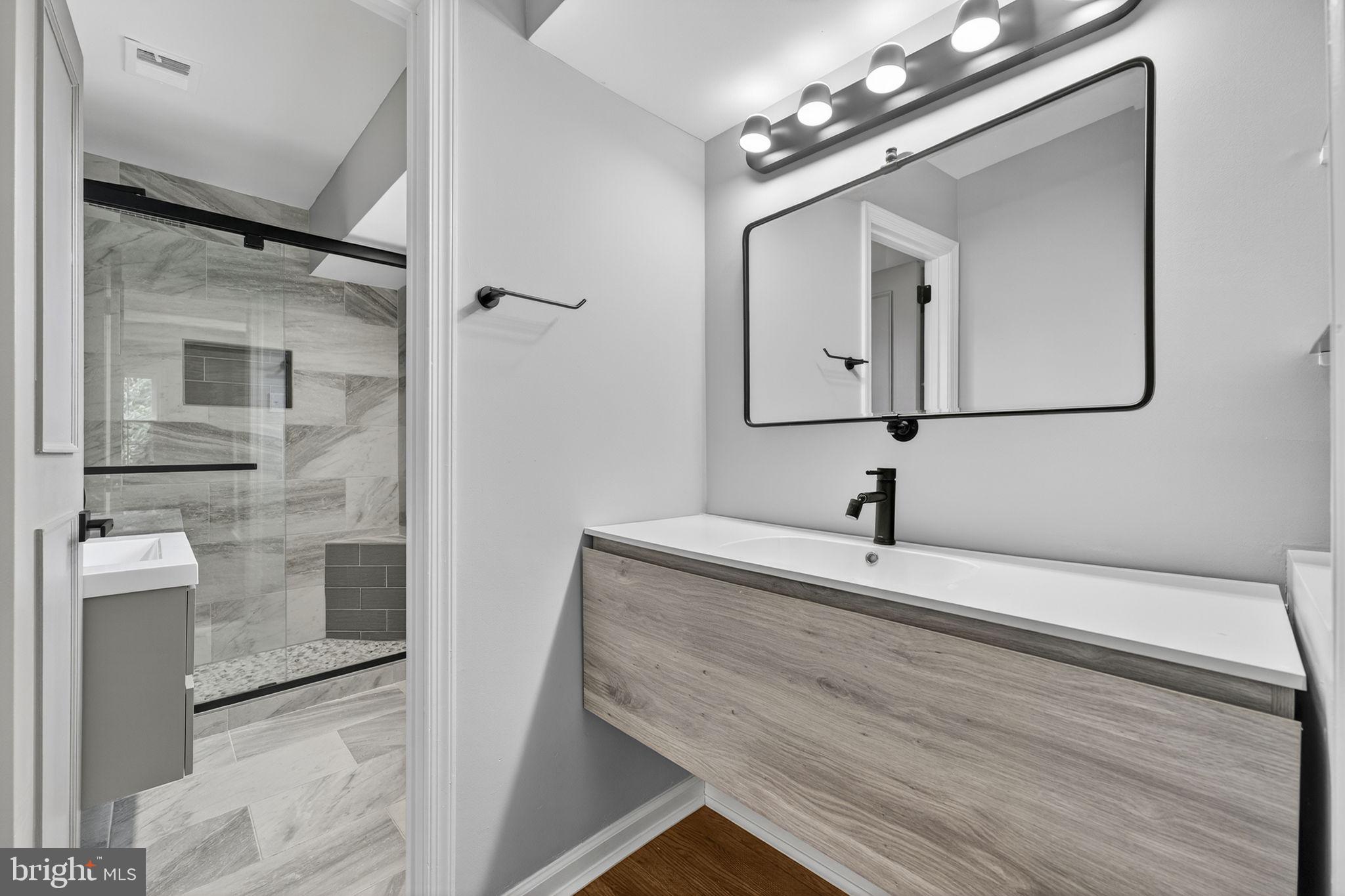 STONEYBROOKE - Residential