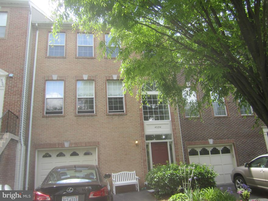 Large Townhouse with one Car Garage, 3 Bedroom, 3 Full bath, one 1/2 Bath, Rec room, Family room, Gourmet Kitchen with Breakfast Room, Full Bath on ground floor. Central Vacuum System. Secluded & Backs to woods. Walk to Fairfax Town Center for Shopping. Close to Restaurants, Movie Theater and Fair Oaks Mall. Close to 66 and Fairfax County Parkway. Tenant will pay all Utilities. No Pets, No Smoking