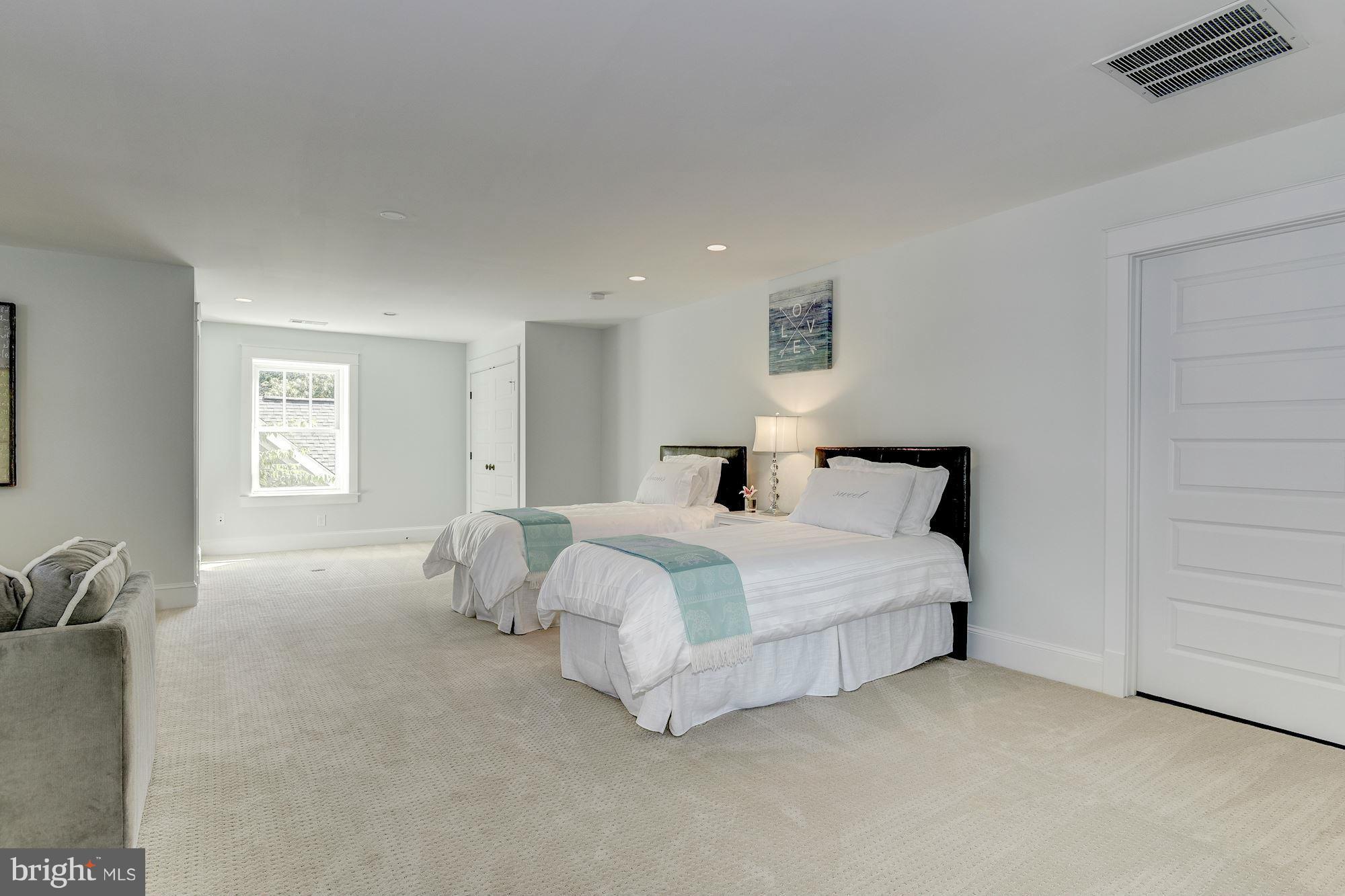 ASHTON HEIGHTS - Residential