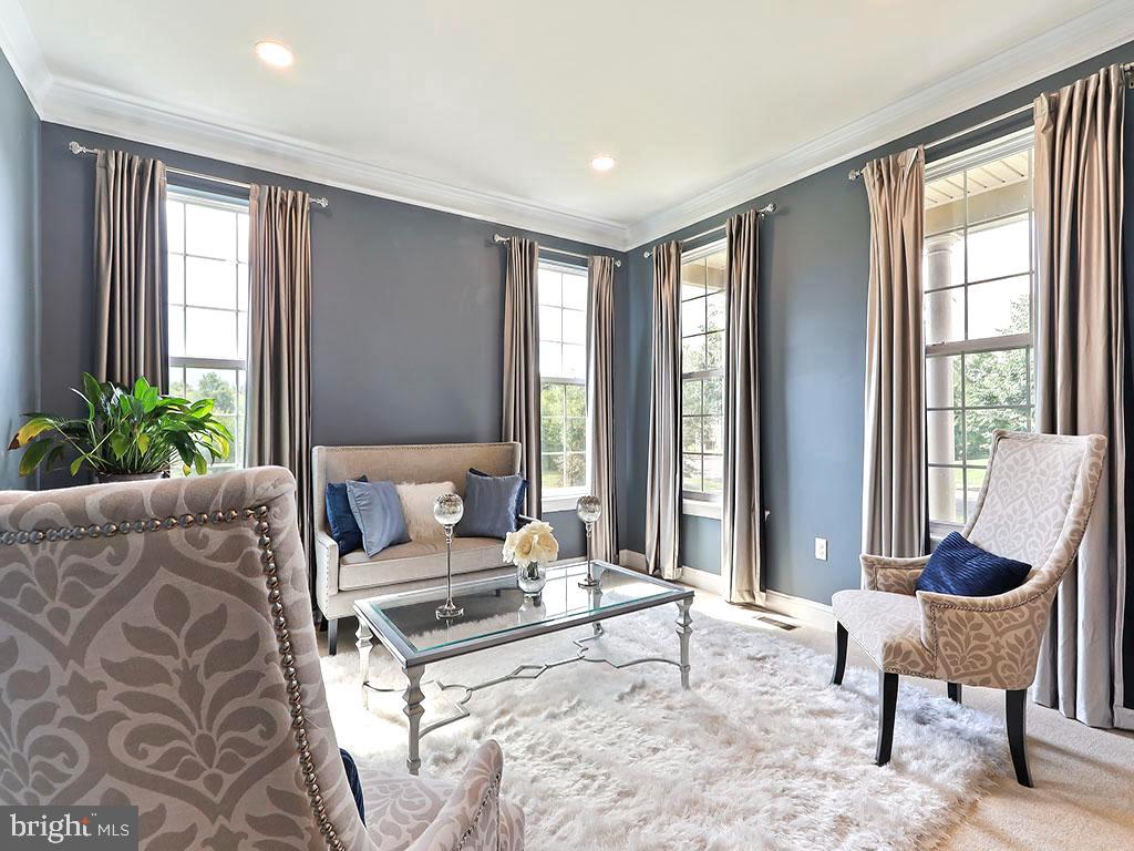 COUNTRY CLUB ESTS - Residential