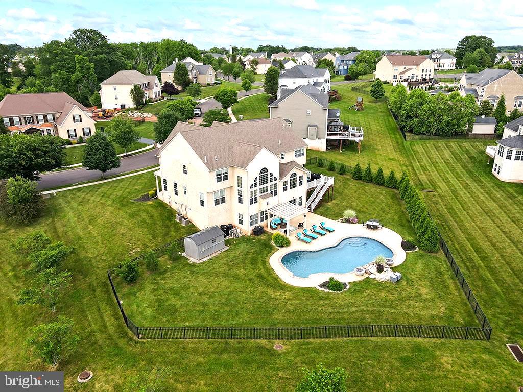 COUNTRY CLUB ESTS - Residential