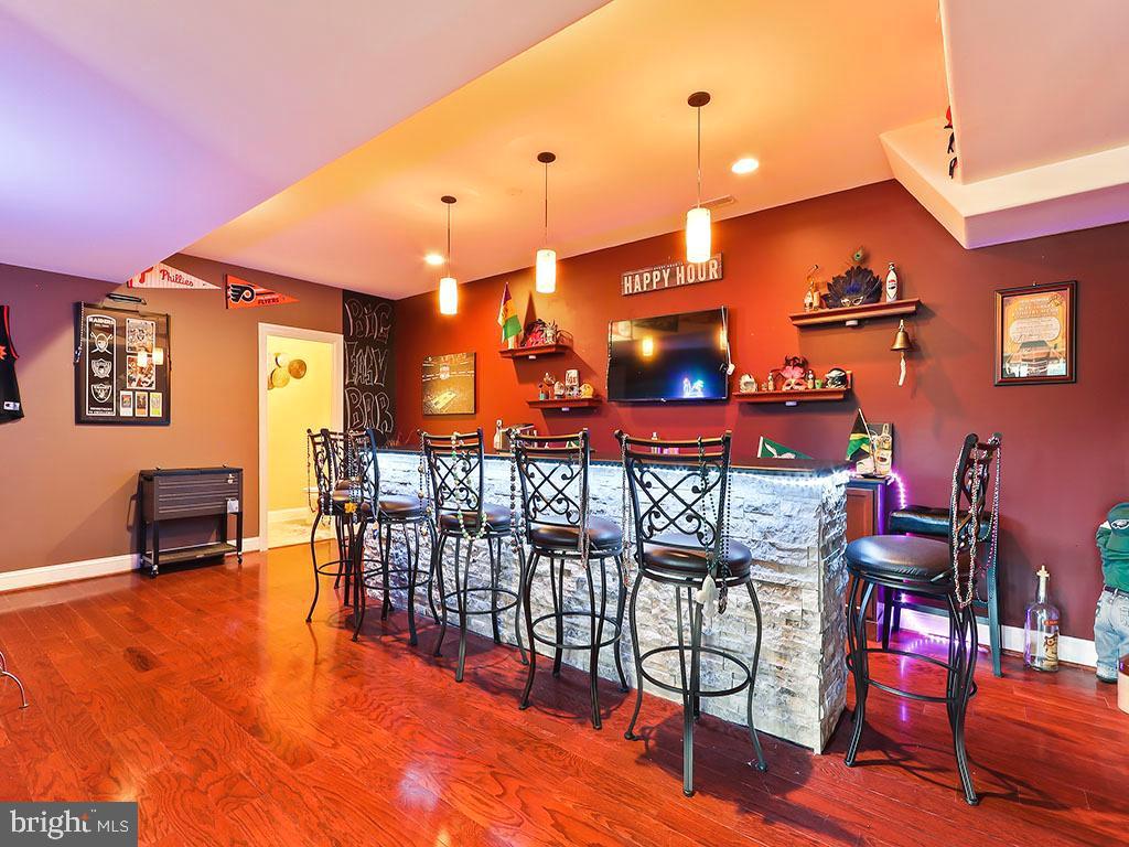 COUNTRY CLUB ESTS - Residential