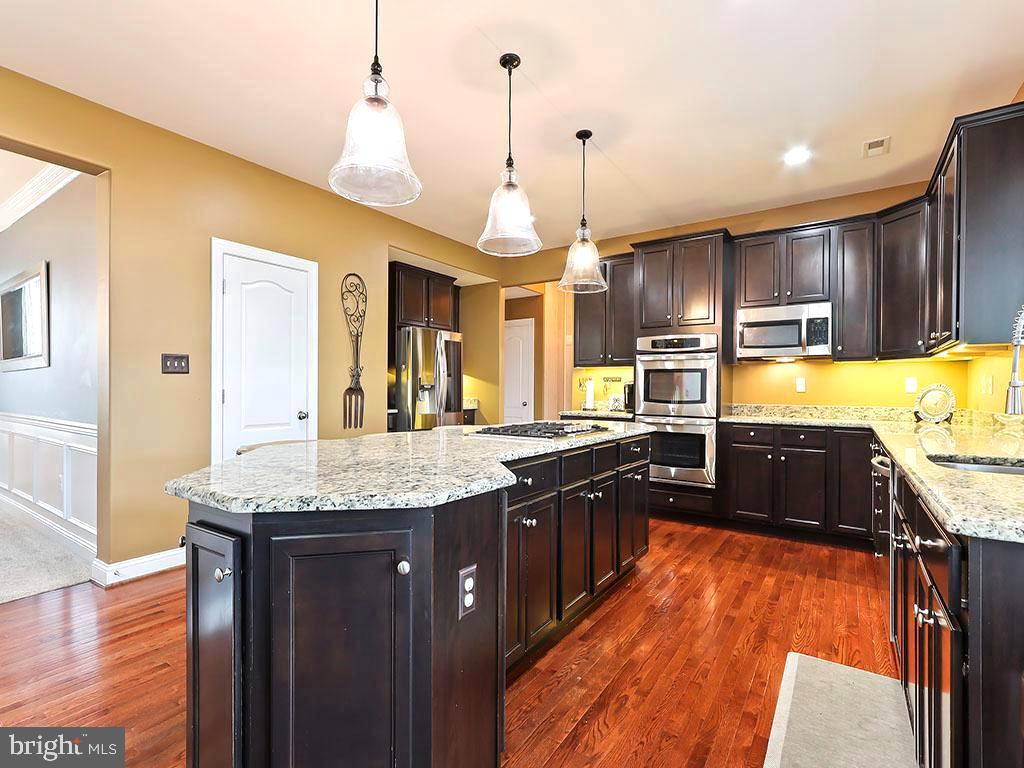 COUNTRY CLUB ESTS - Residential