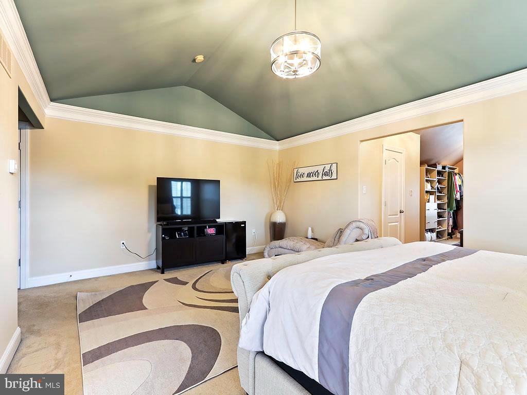 COUNTRY CLUB ESTS - Residential