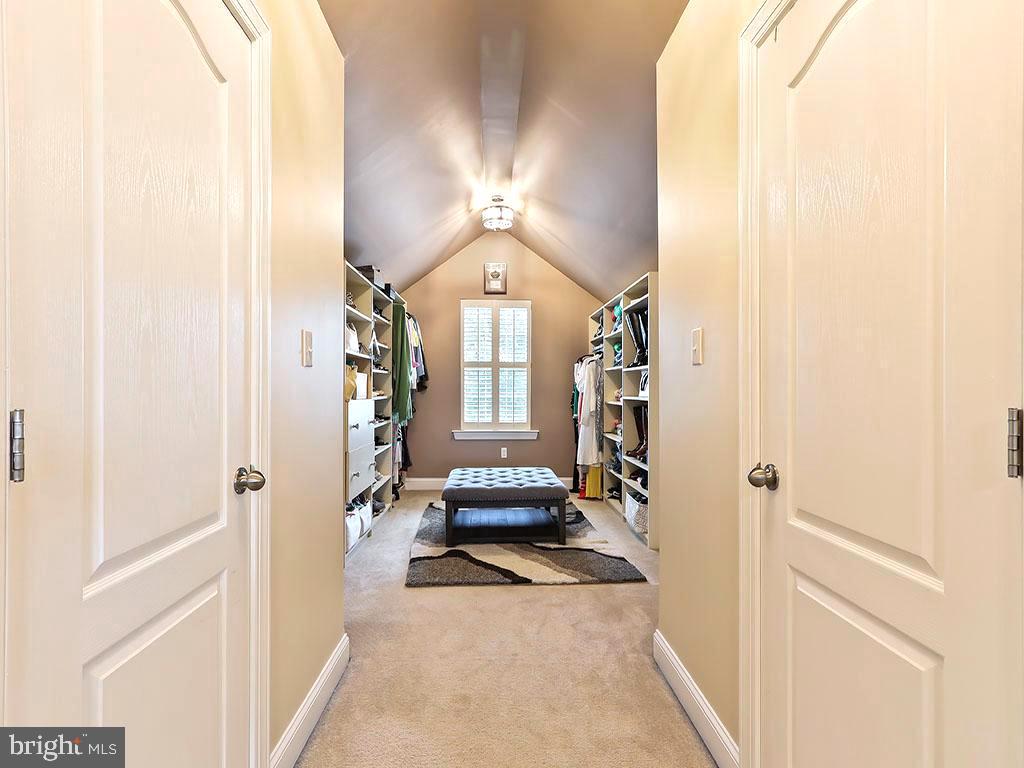 COUNTRY CLUB ESTS - Residential