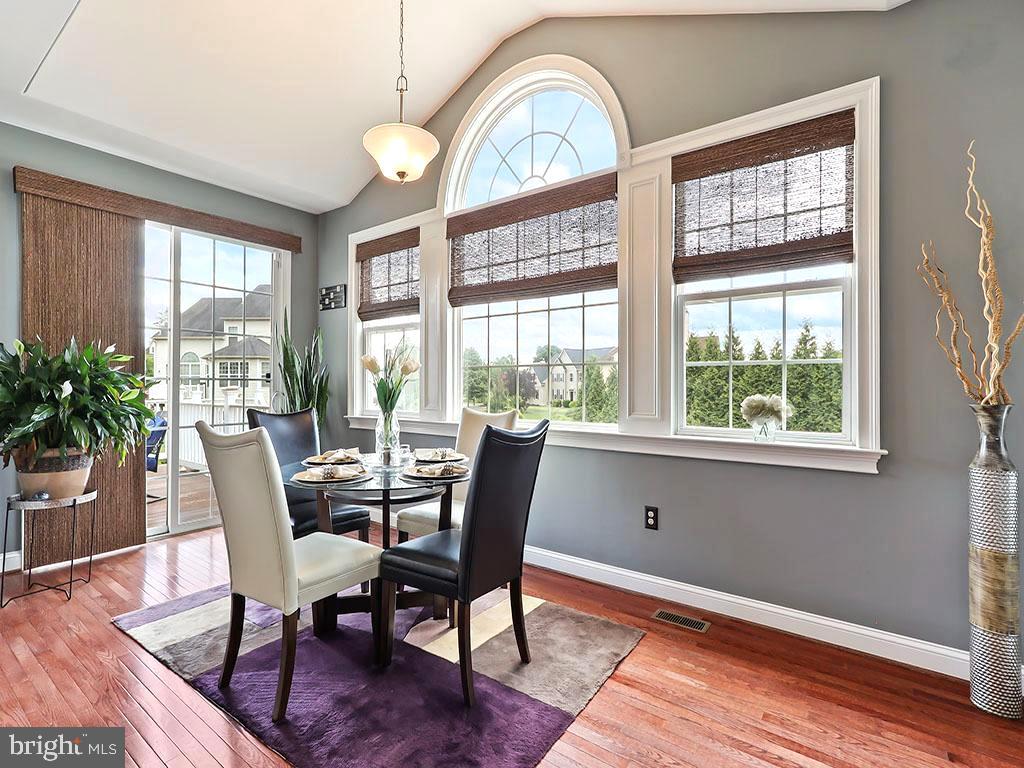 COUNTRY CLUB ESTS - Residential