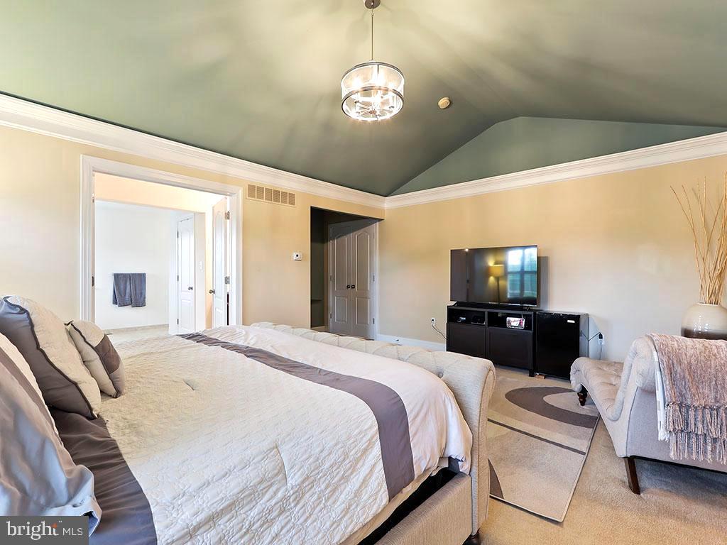 COUNTRY CLUB ESTS - Residential