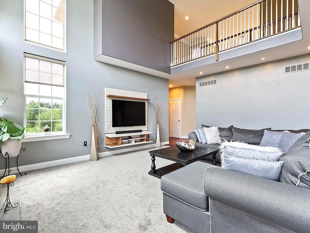 COUNTRY CLUB ESTS - Residential