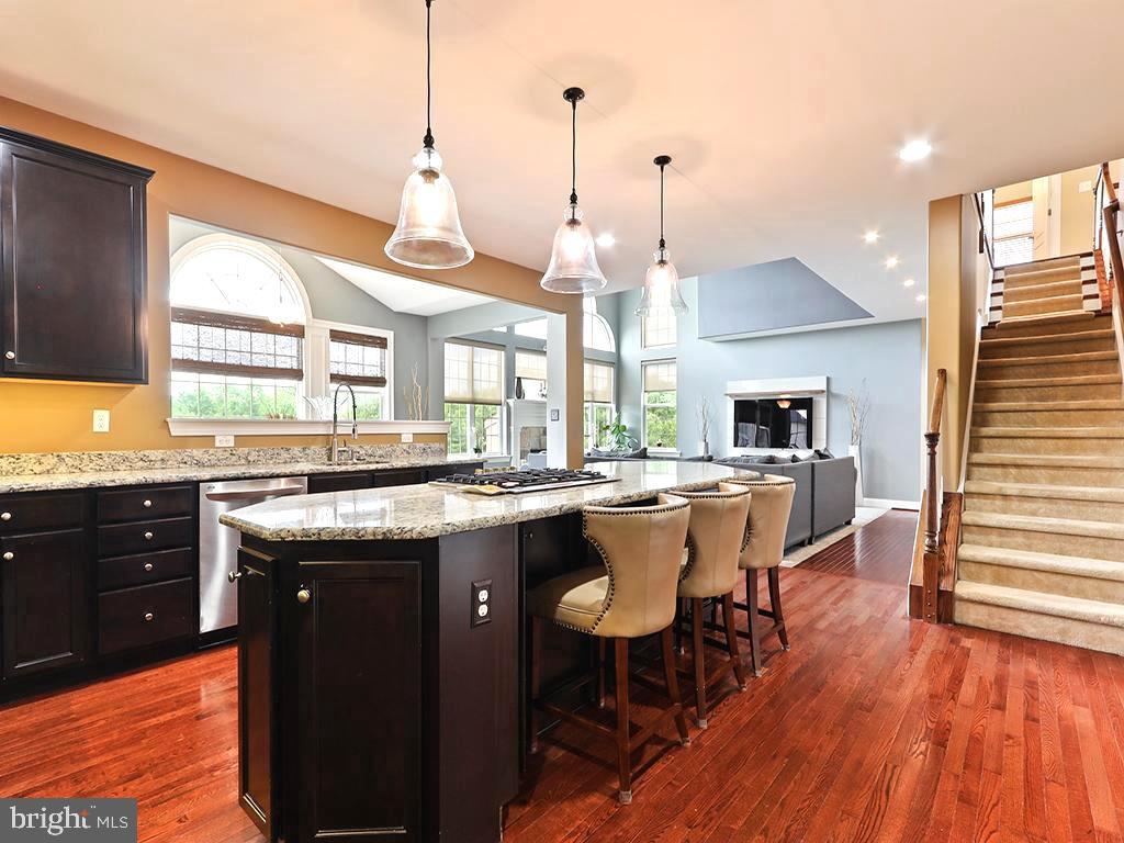 COUNTRY CLUB ESTS - Residential