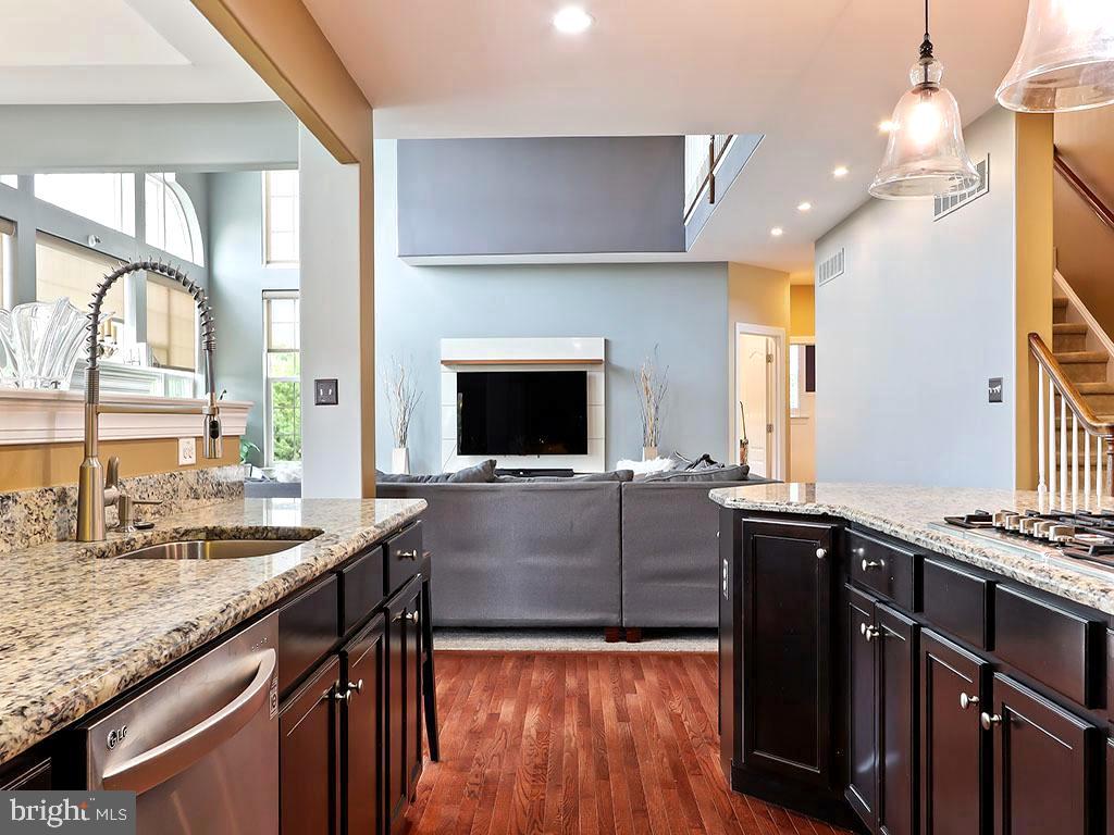 COUNTRY CLUB ESTS - Residential