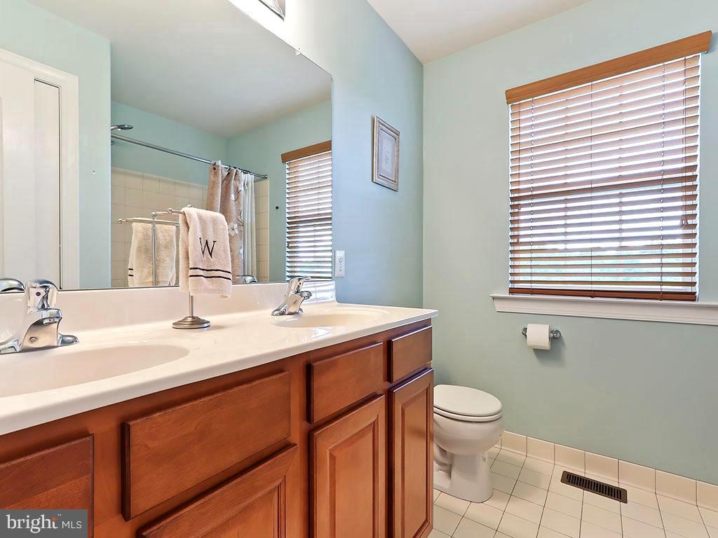 COUNTRY CLUB ESTS - Residential