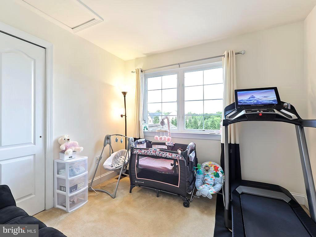 COUNTRY CLUB ESTS - Residential