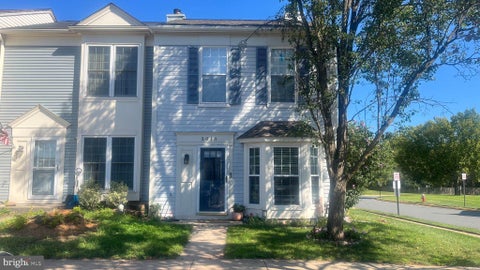 Photo of 3013 Mcmaster Court, HERNDON, VA 20171 (MLS # VAFX2342888)