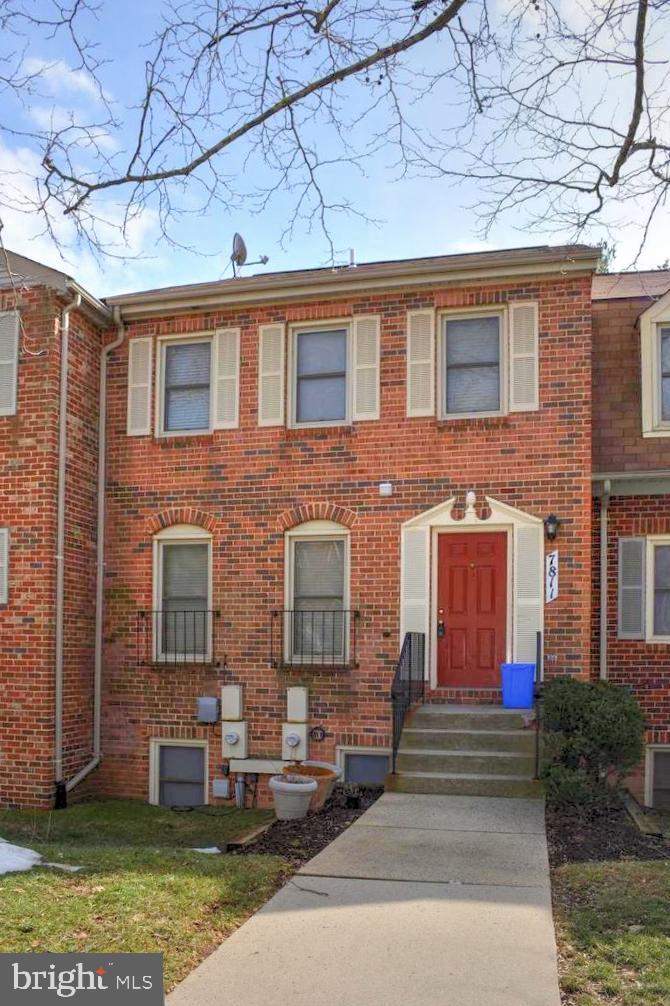 Completely renovated from top to bottom. Two-level townhouse condo with 3 bedrooms and 2.5 bathrooms in Potomac. The basement is a separate unit with its own entrance. Walk to shopping and just minutes from major highways. Hardwood floors throughout. Updated kitchen and bathrooms. Located in the Winston Churchill HS district. A must-see! Requires 24 hours’ notice. Minimum 24-month lease required. Photos shown are from previous listings. Require good credit and income (700 minimum credit score and $120,000 combined income)