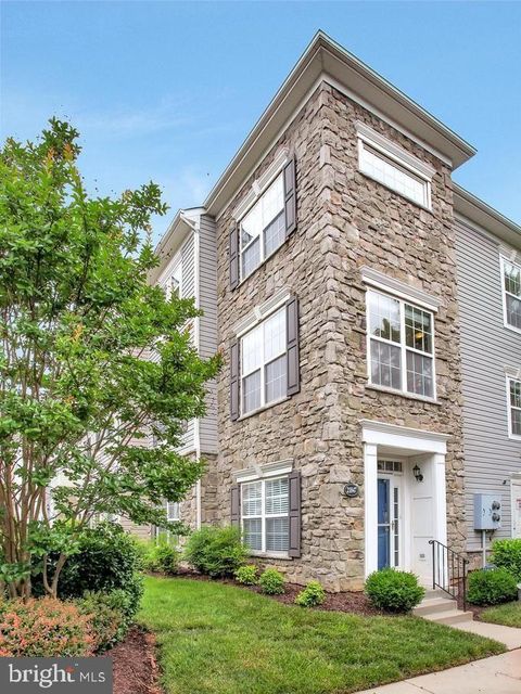 Condo For Sale - 21847 Kelsey Square #21847<br/> ASHBURN, VA 20147
