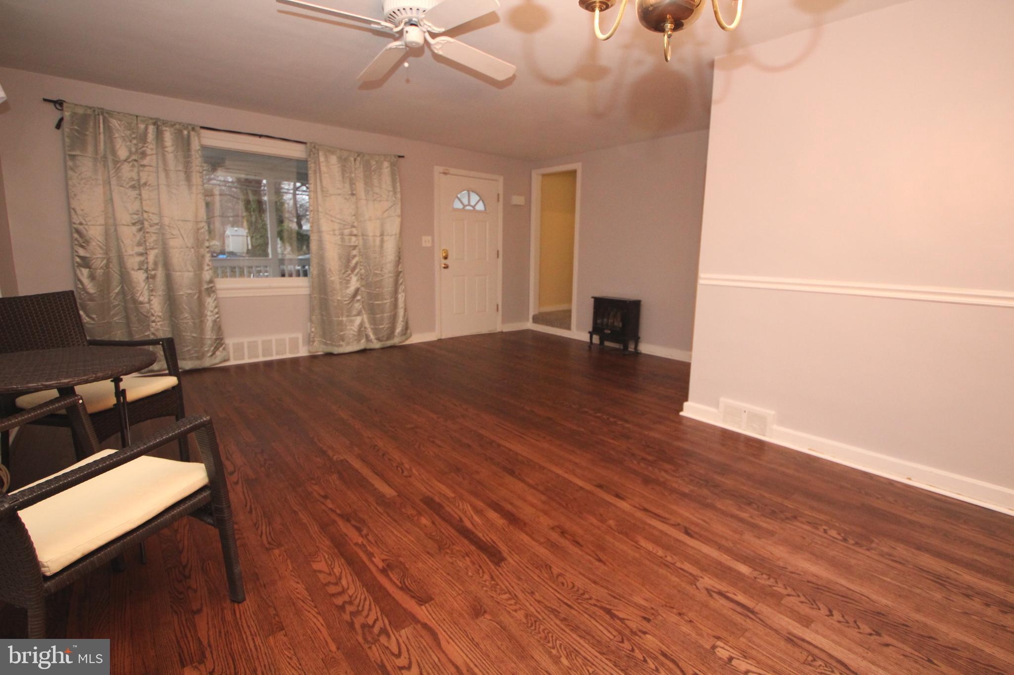 2448 PERSHING AVENUE