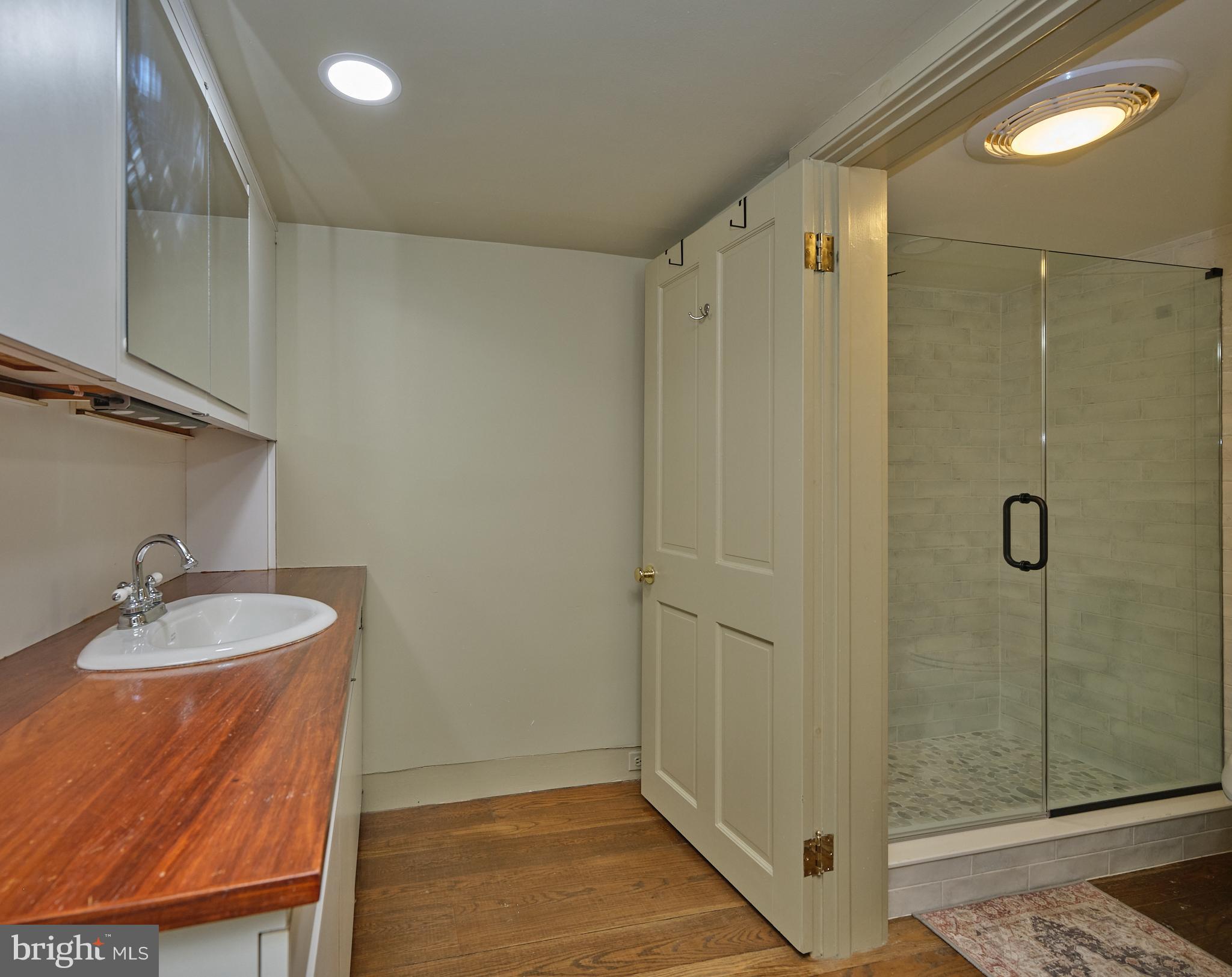 000 - Residential Lease