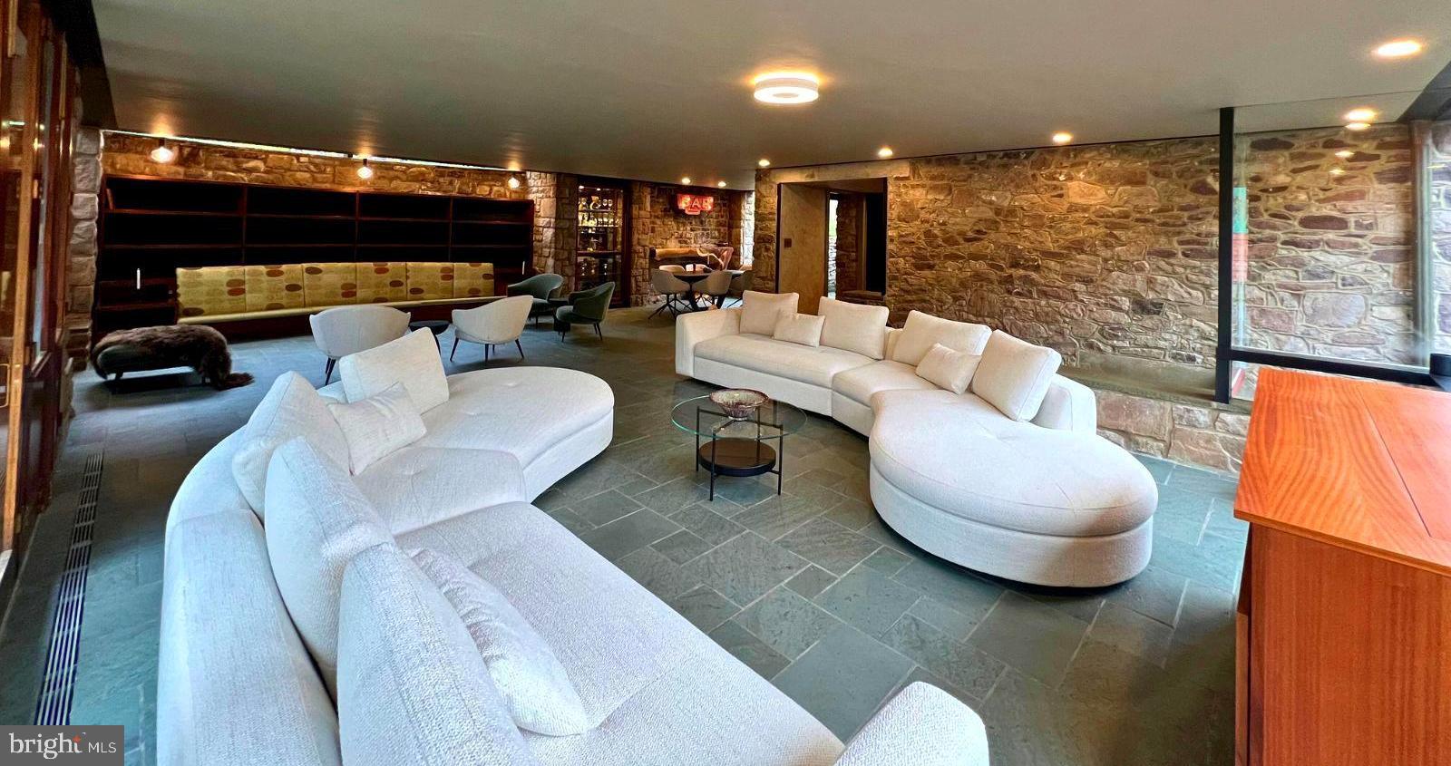 000 - Residential Lease