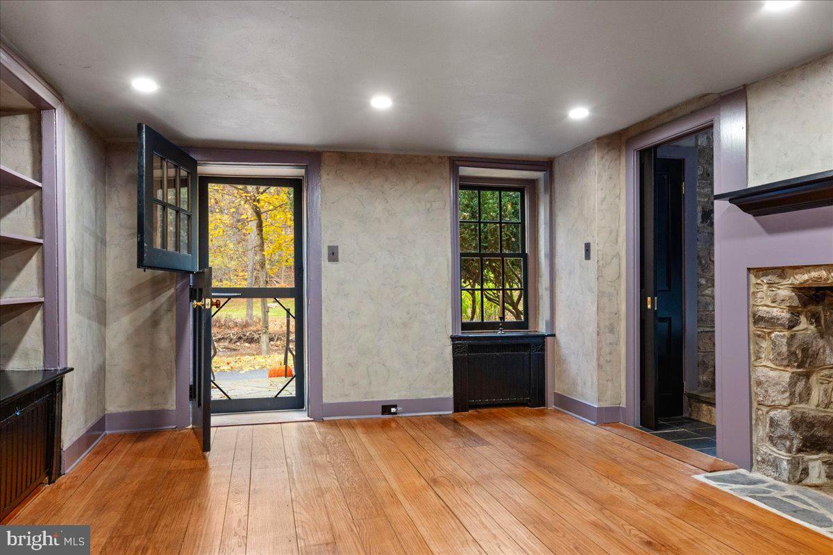 000 - Residential Lease