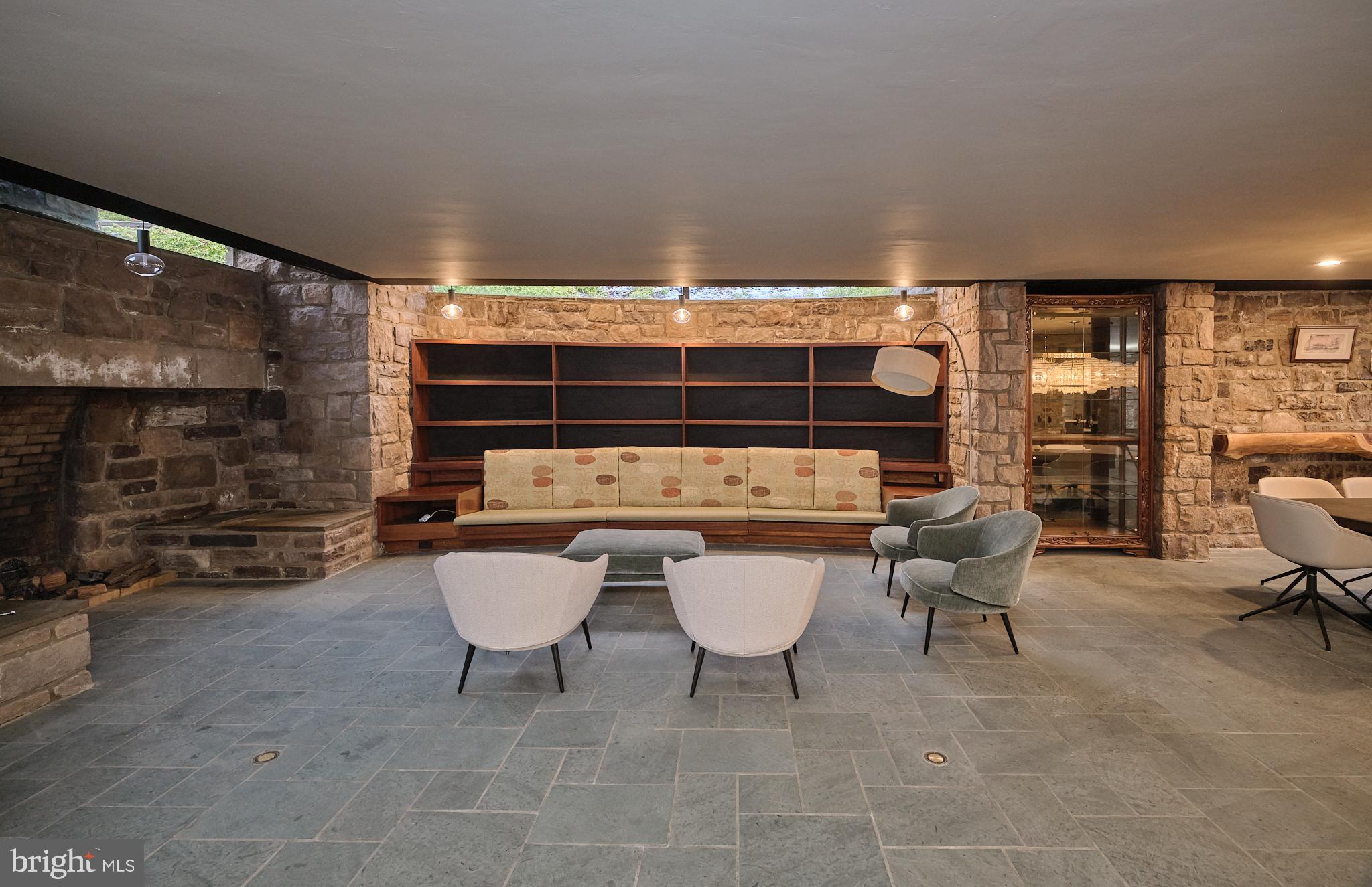 000 - Residential Lease