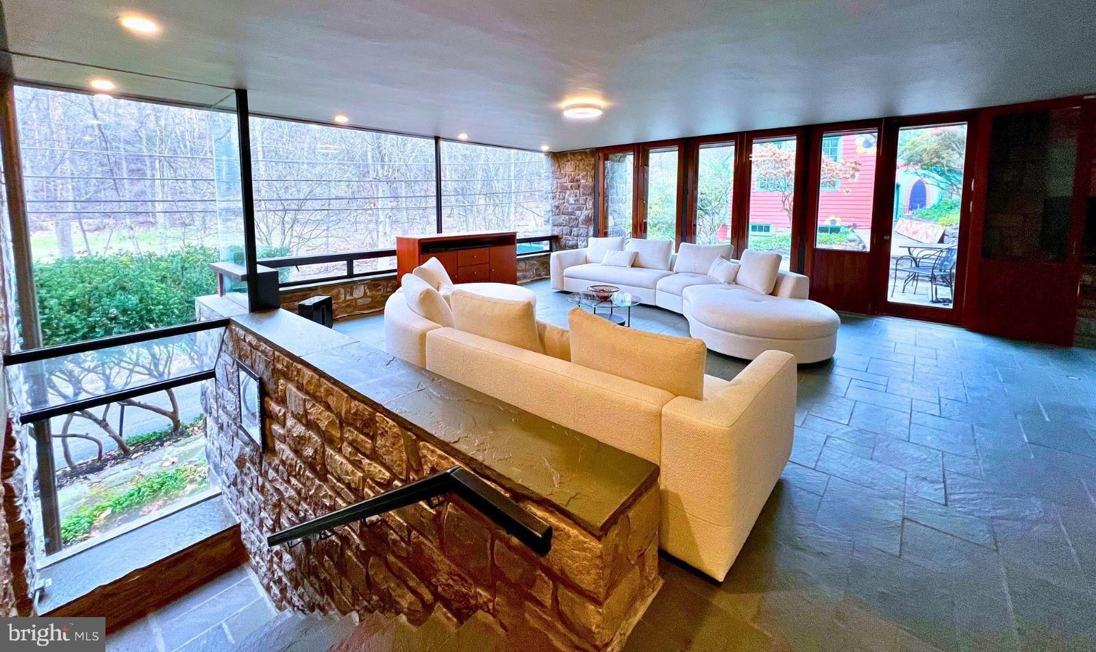 000 - Residential Lease