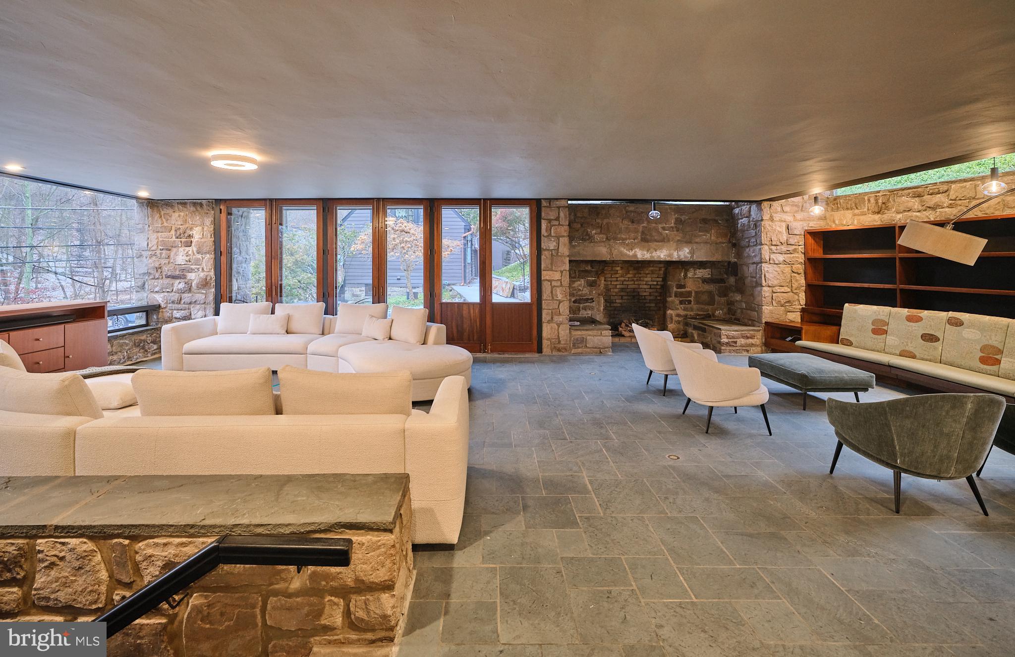 000 - Residential Lease