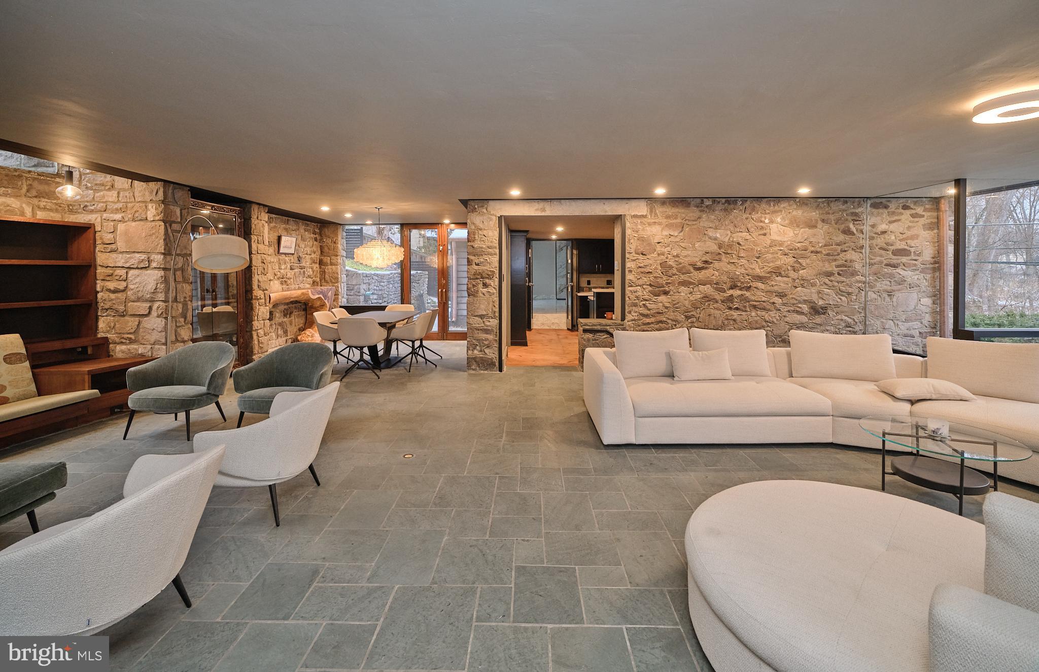 000 - Residential Lease