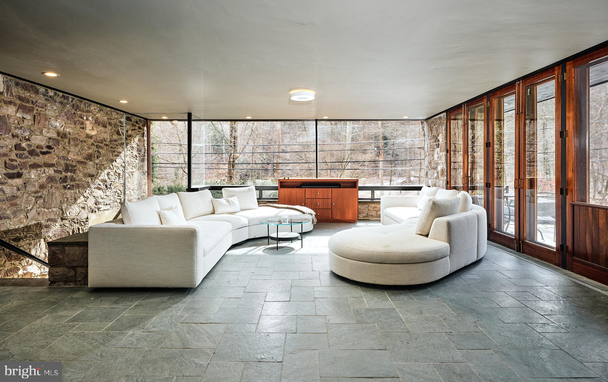 000 - Residential Lease