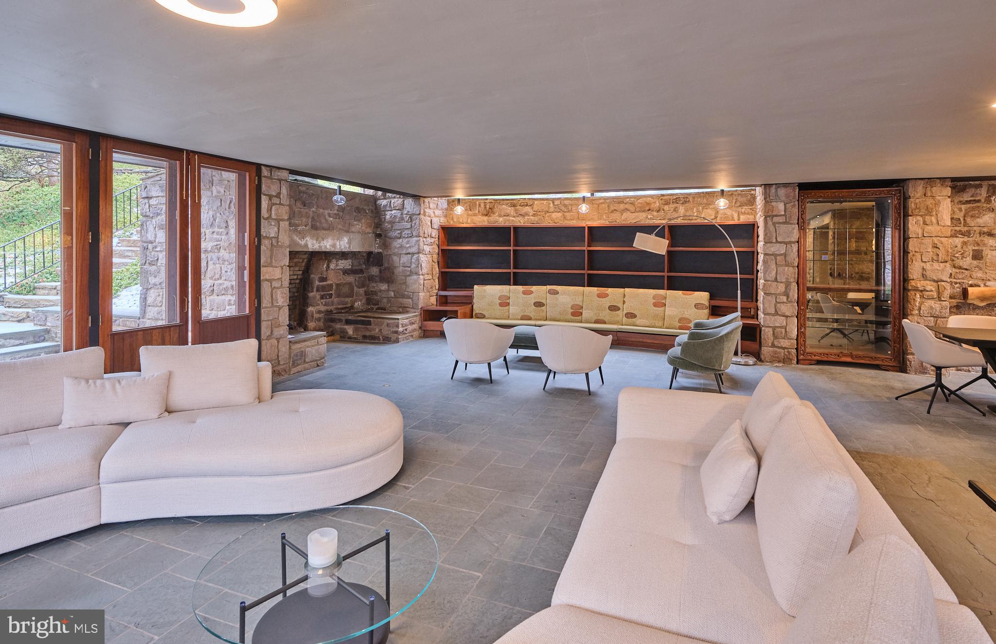 000 - Residential Lease