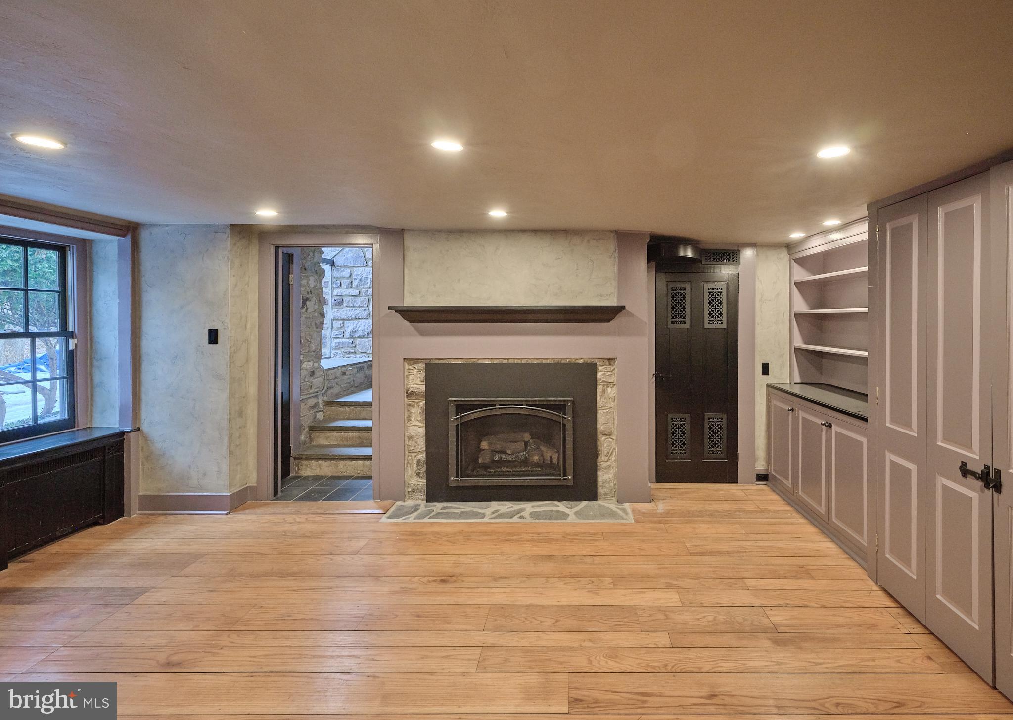 000 - Residential Lease