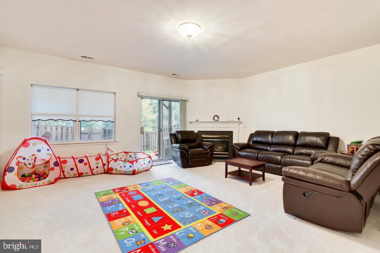 KINGSTOWNE - Residential Lease