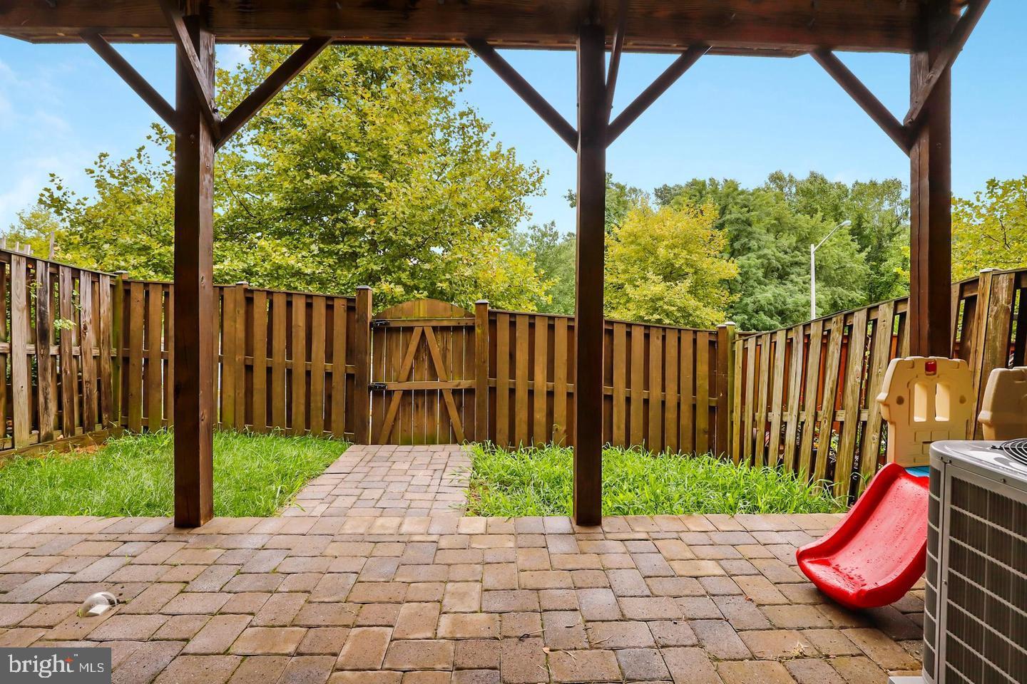 KINGSTOWNE - Residential Lease