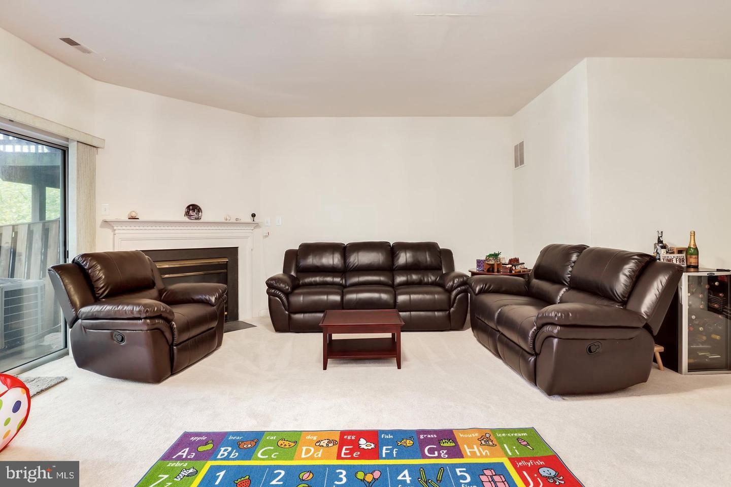 KINGSTOWNE - Residential Lease