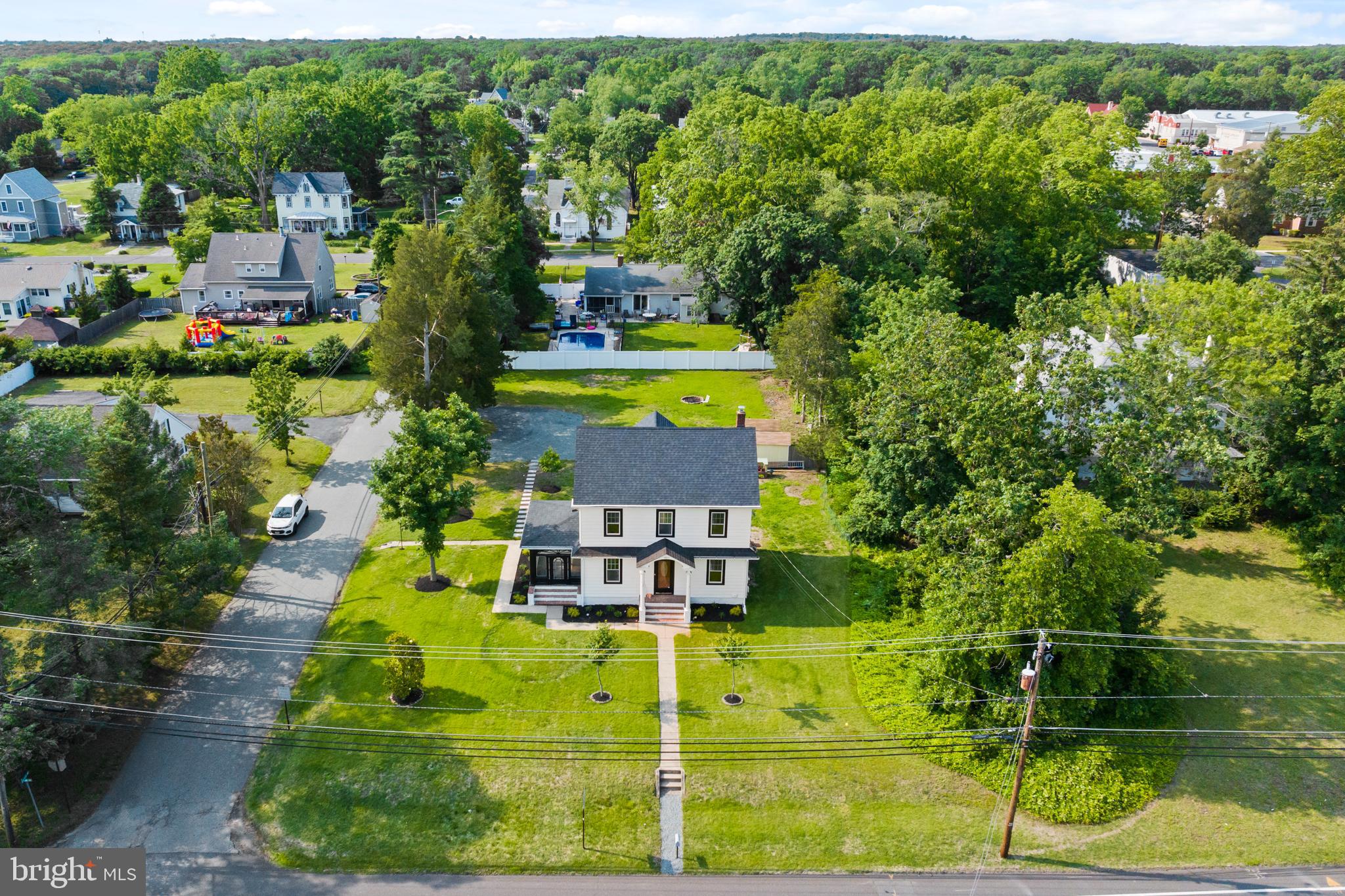 1611 MARNE HIGHWAY