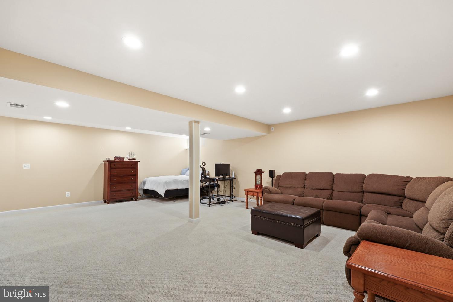 ENGLAND RUN NORTH - Residential