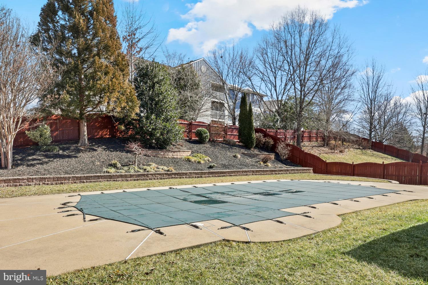 ENGLAND RUN NORTH - Residential