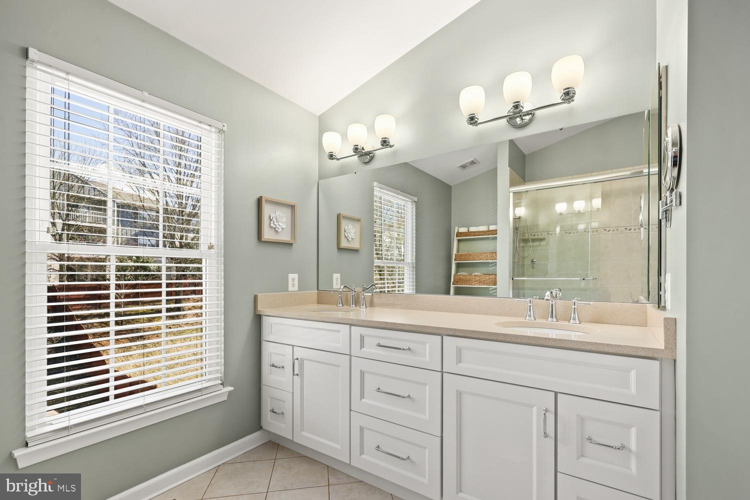 ENGLAND RUN NORTH - Residential