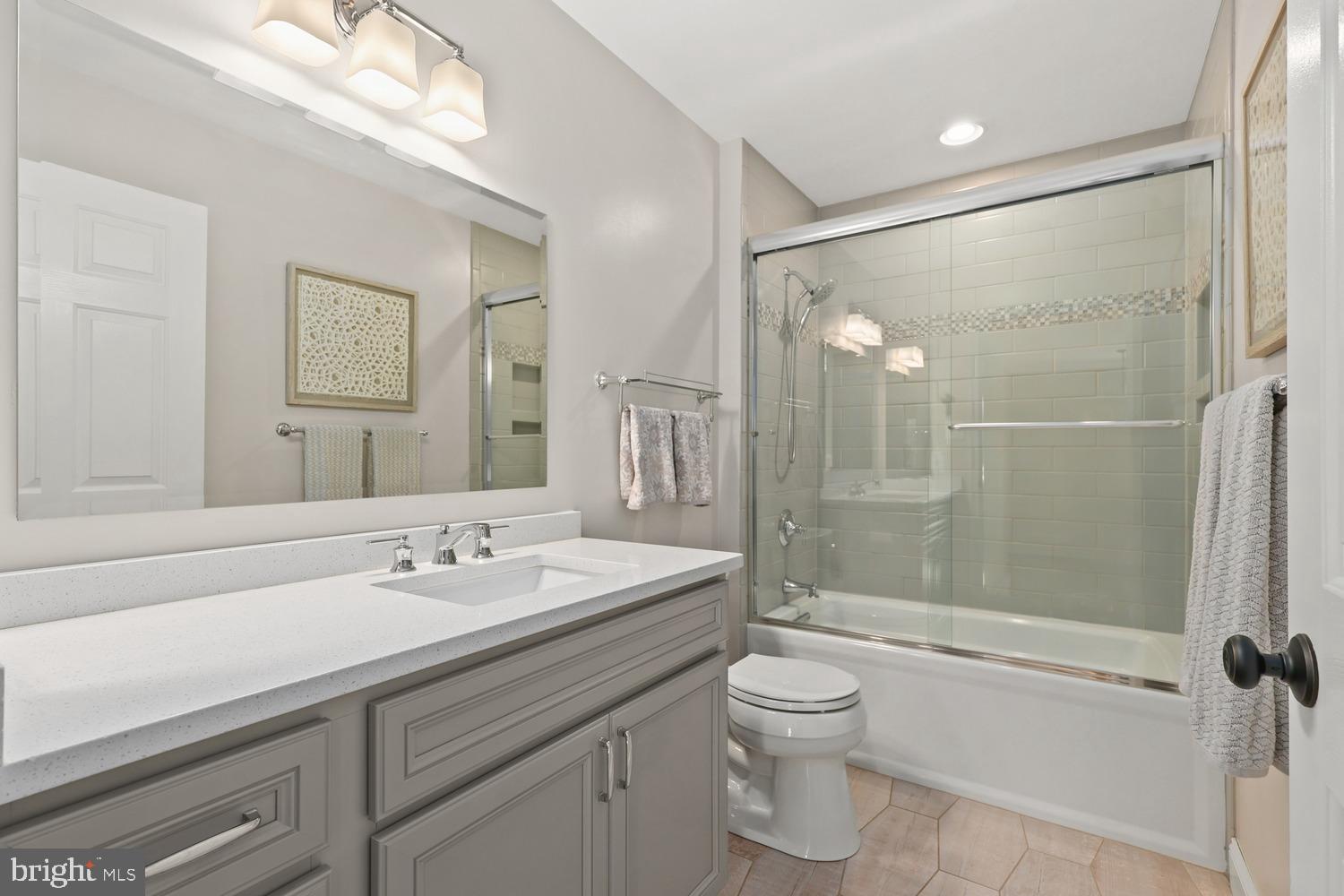 ENGLAND RUN NORTH - Residential